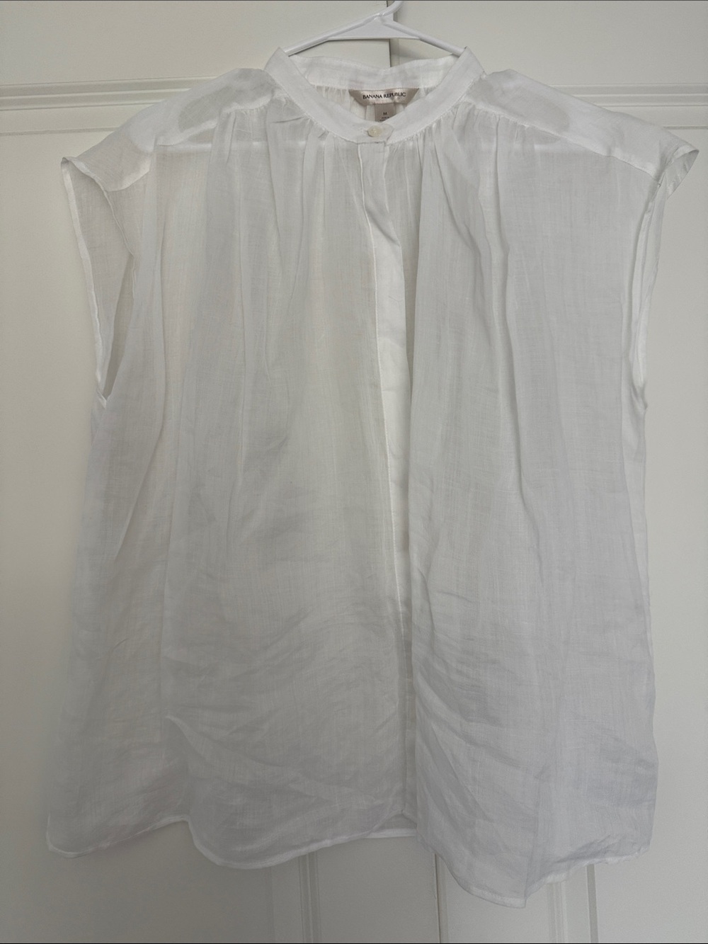NWOT Women’s Banana Republic White Button-Front Sheer linen Blouse